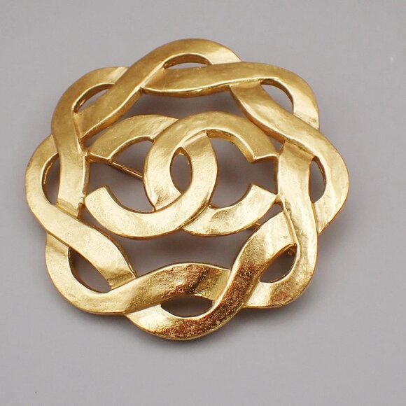 CHANEL CC Logo Pin Brooch 97P GHW France Accessory Vintage 85RL335 - Picture 2 of 8